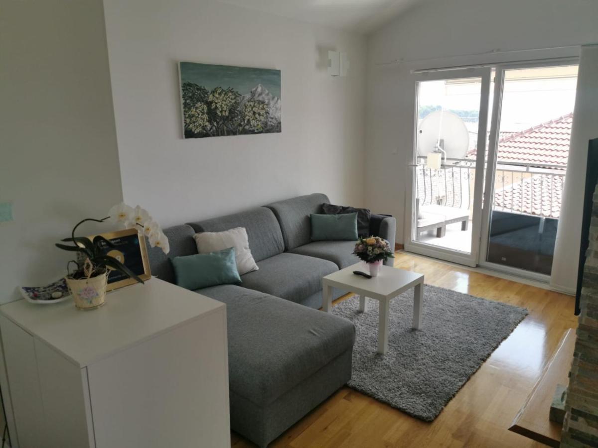 Apartments Dvor - Ap1, Ap2, Ap3 Baška Voda Eksteriør billede