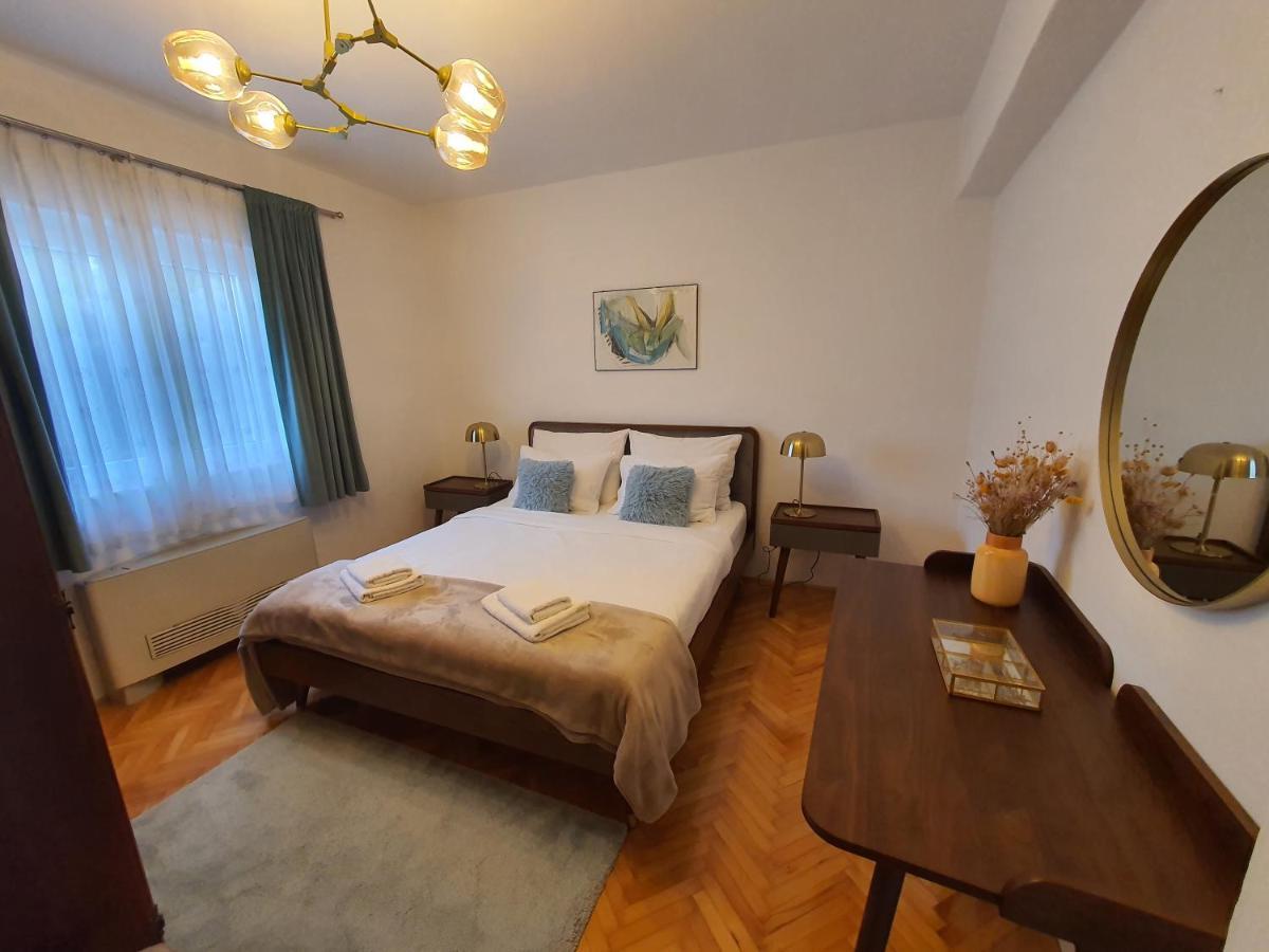 Apartments Dvor - Ap1, Ap2, Ap3 Baška Voda Eksteriør billede