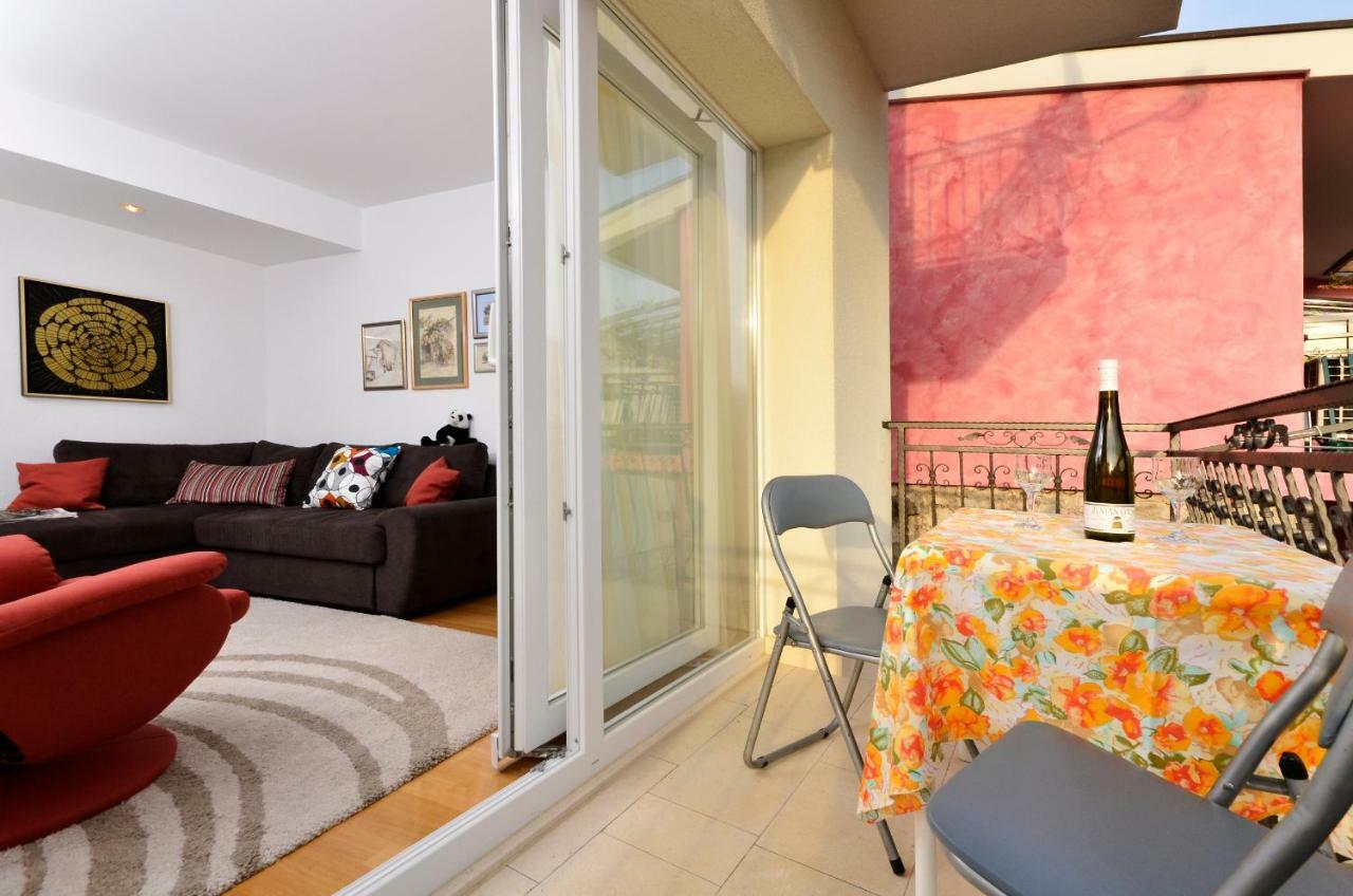 Apartments Dvor - Ap1, Ap2, Ap3 Baška Voda Eksteriør billede