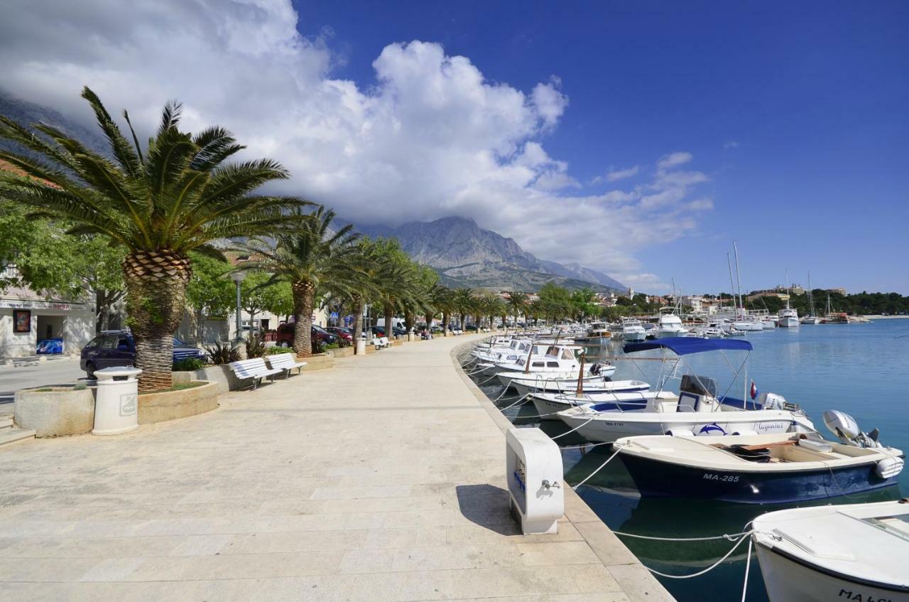 Apartments Dvor - Ap1, Ap2, Ap3 Baška Voda Eksteriør billede