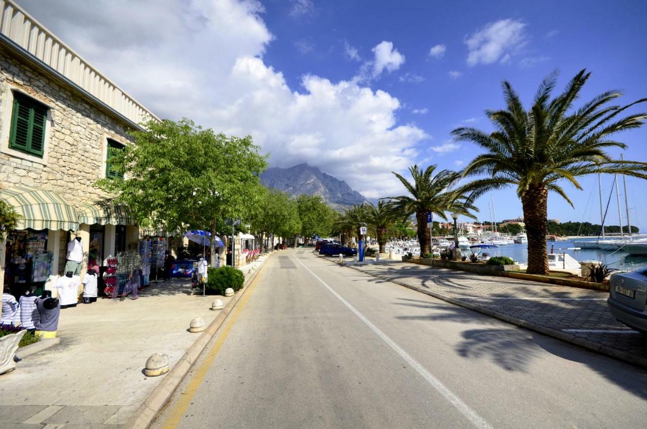 Apartments Dvor - Ap1, Ap2, Ap3 Baška Voda Eksteriør billede