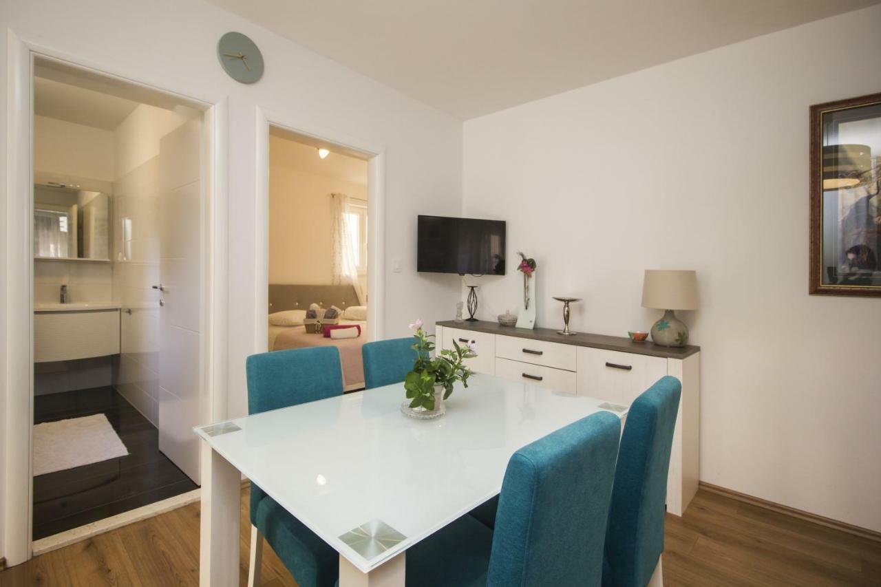 Apartments Dvor - Ap1, Ap2, Ap3 Baška Voda Eksteriør billede