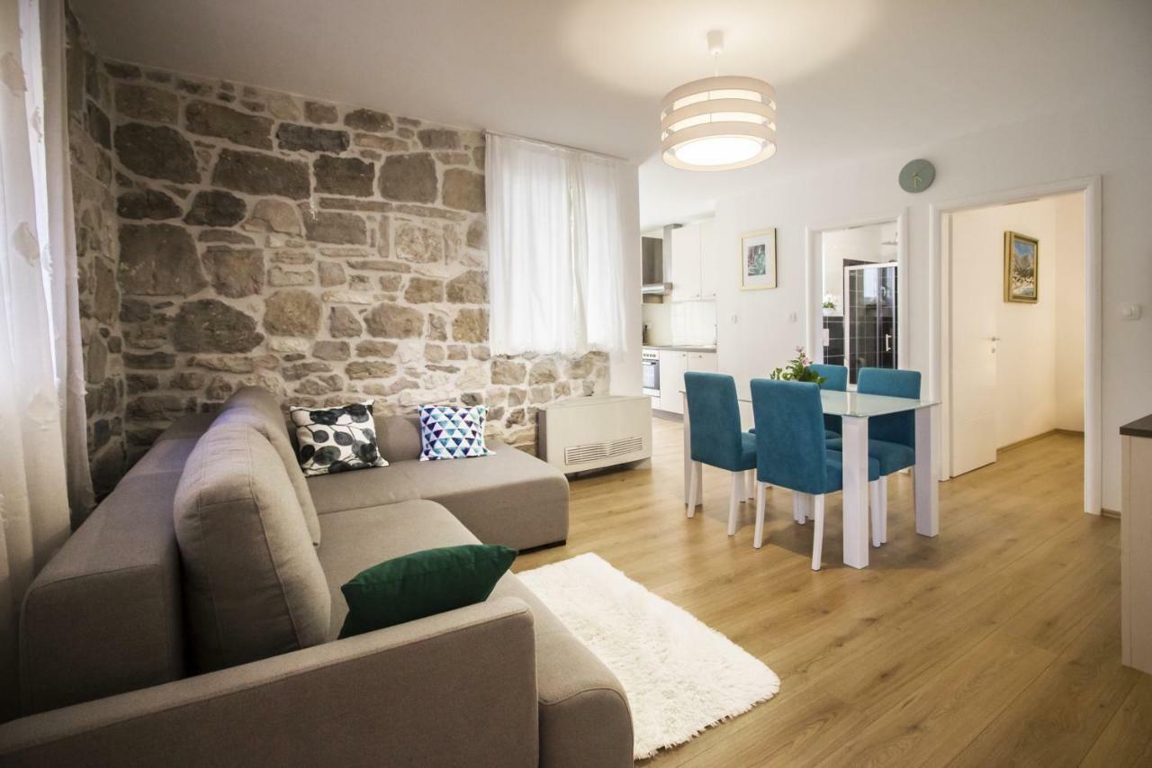 Apartments Dvor - Ap1, Ap2, Ap3 Baška Voda Eksteriør billede