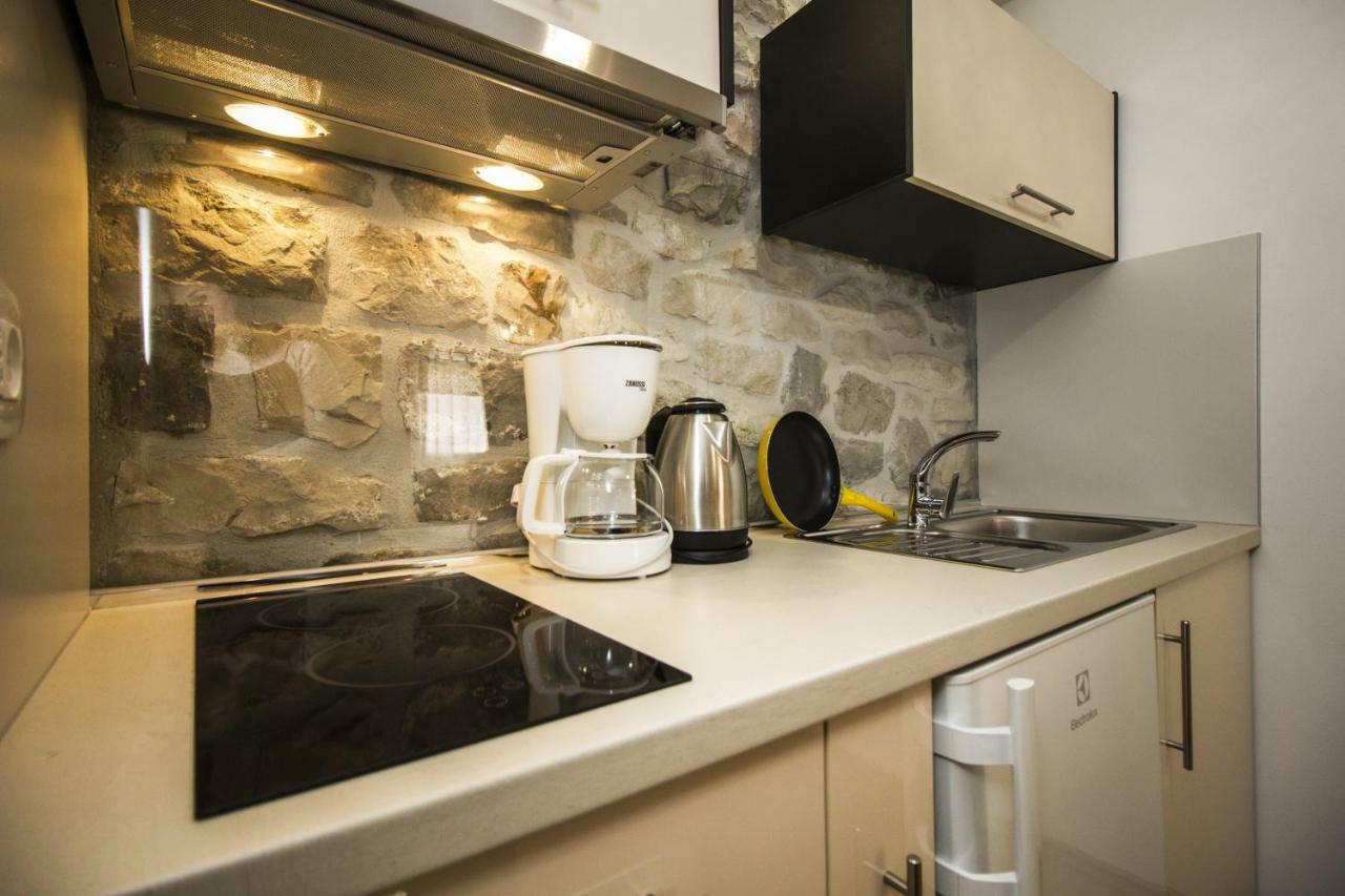 Apartments Dvor - Ap1, Ap2, Ap3 Baška Voda Eksteriør billede