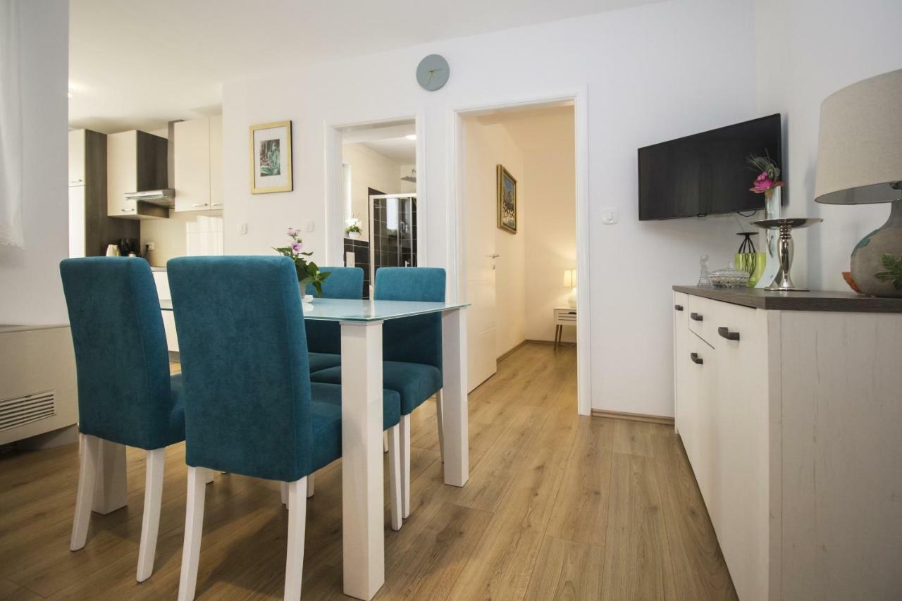 Apartments Dvor - Ap1, Ap2, Ap3 Baška Voda Eksteriør billede