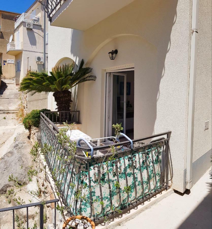 Apartments Dvor - Ap1, Ap2, Ap3 Baška Voda Eksteriør billede